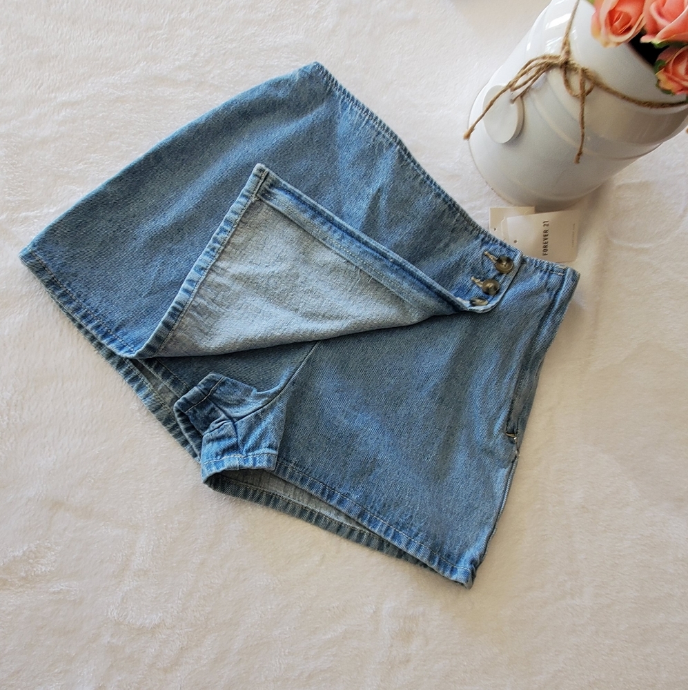 Women shorts - Picture 6 of 11